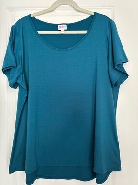 LuLaRoe Scoop Neck Tee in Teal Blue